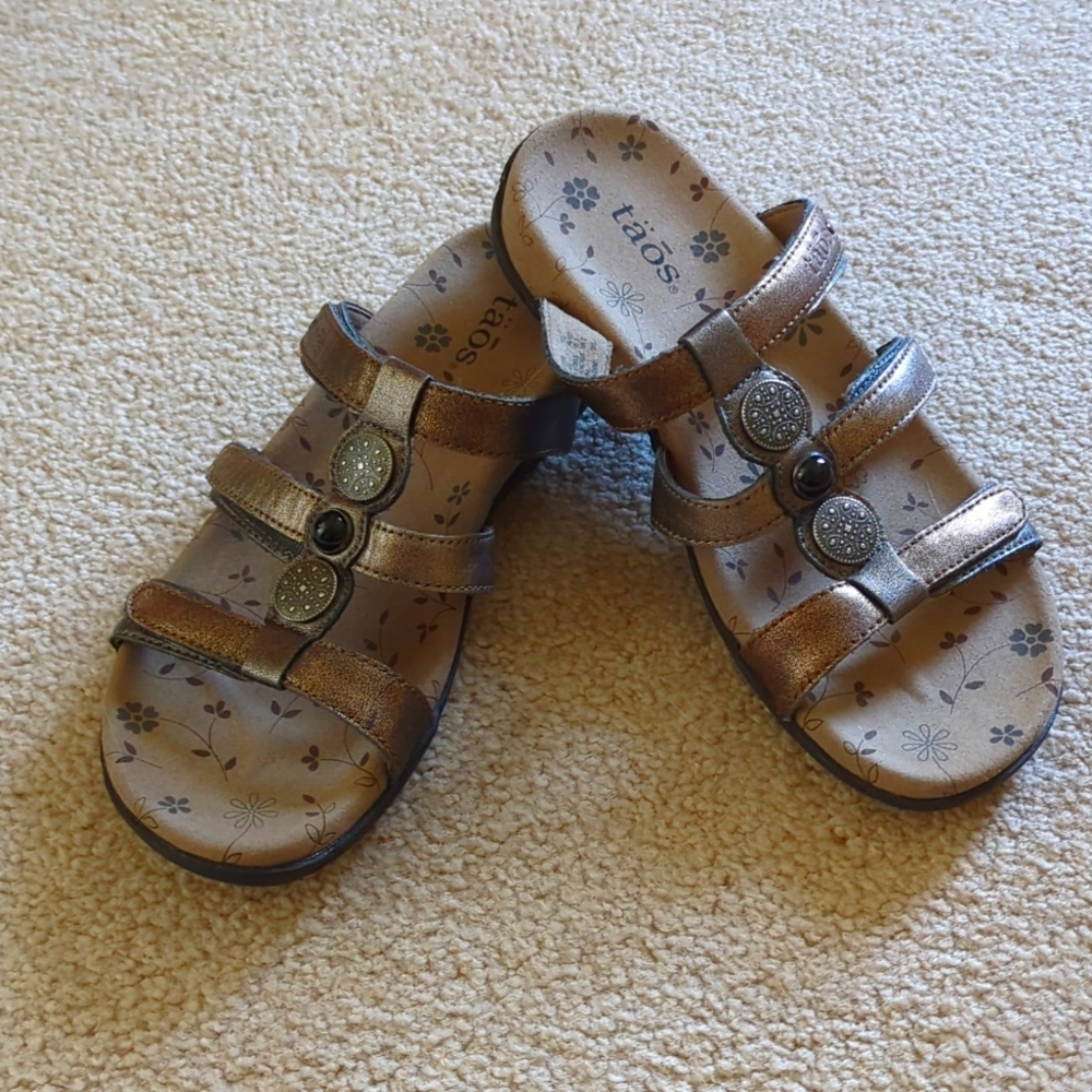 Taos Footwear Metallic Bronze Strappy Slide Sandals